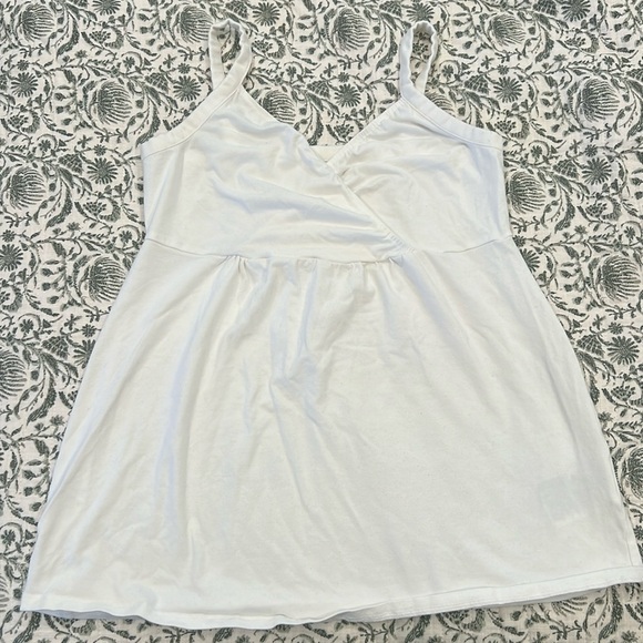 Set of 2 White Gap Maternity / Nursing Tanks Tops - Picture 1 of 2